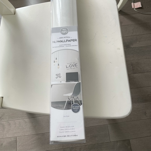 Dry erase peel n stick wallpaper! - Picture 1 of 8